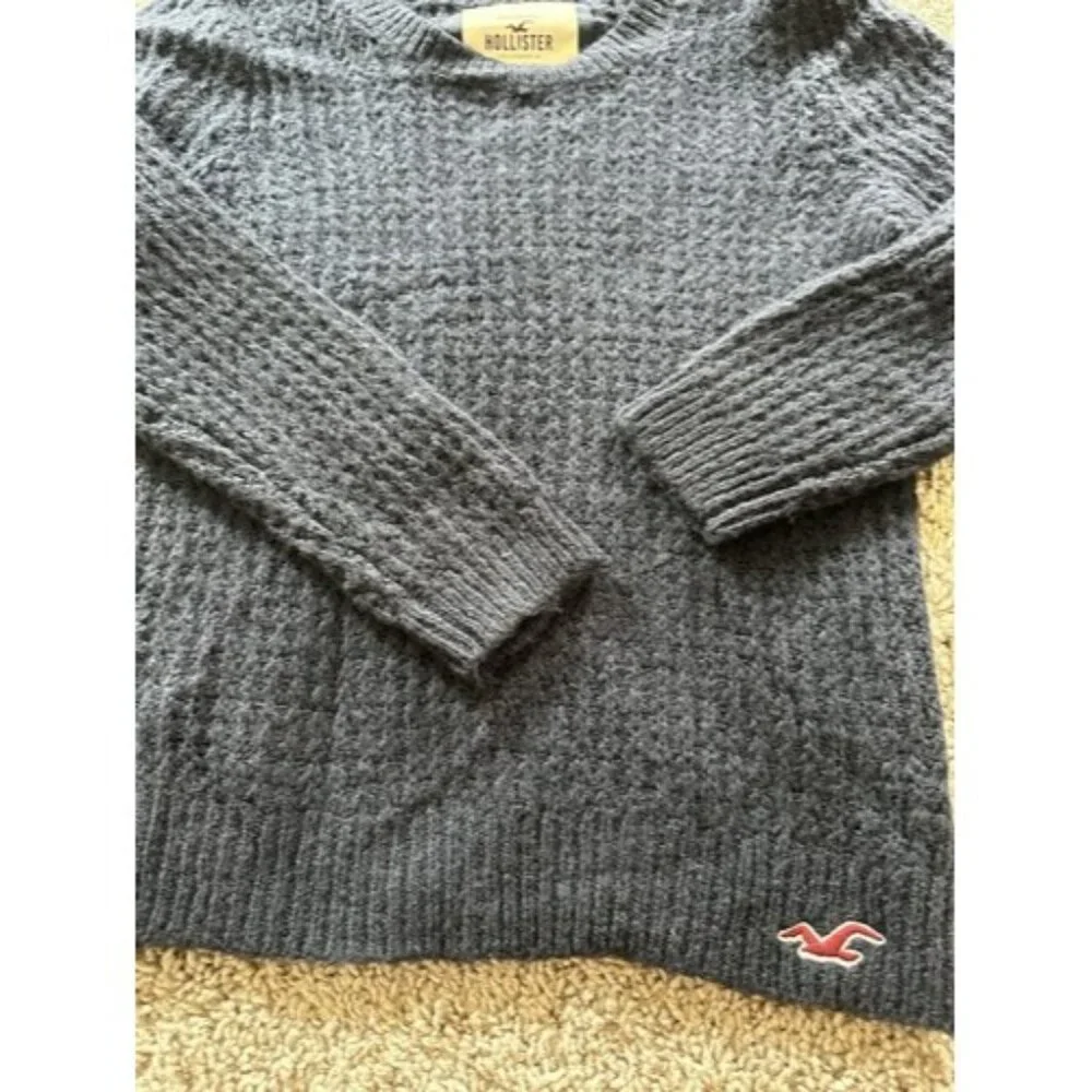 Hollister Womens Fuzzy Sweater Pull Over Navy Logo Light Weight Size Medium